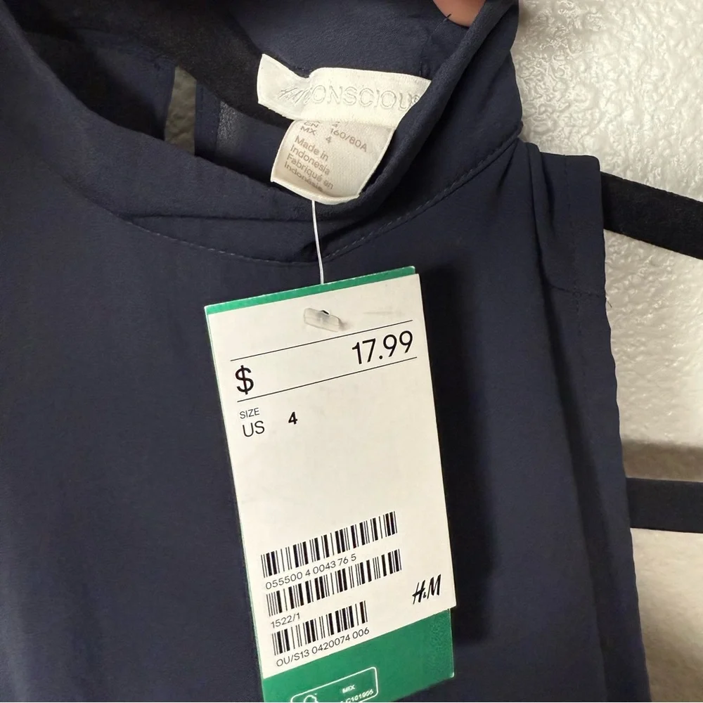 H&M Conscious Sleeveless‎ turtleneck Navy Top